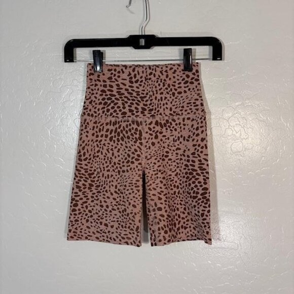 Beyond Yoga Shorts Womens XS Pink Leopard Cheetah High Waisted Biker Made USA - Picture 1 of 9